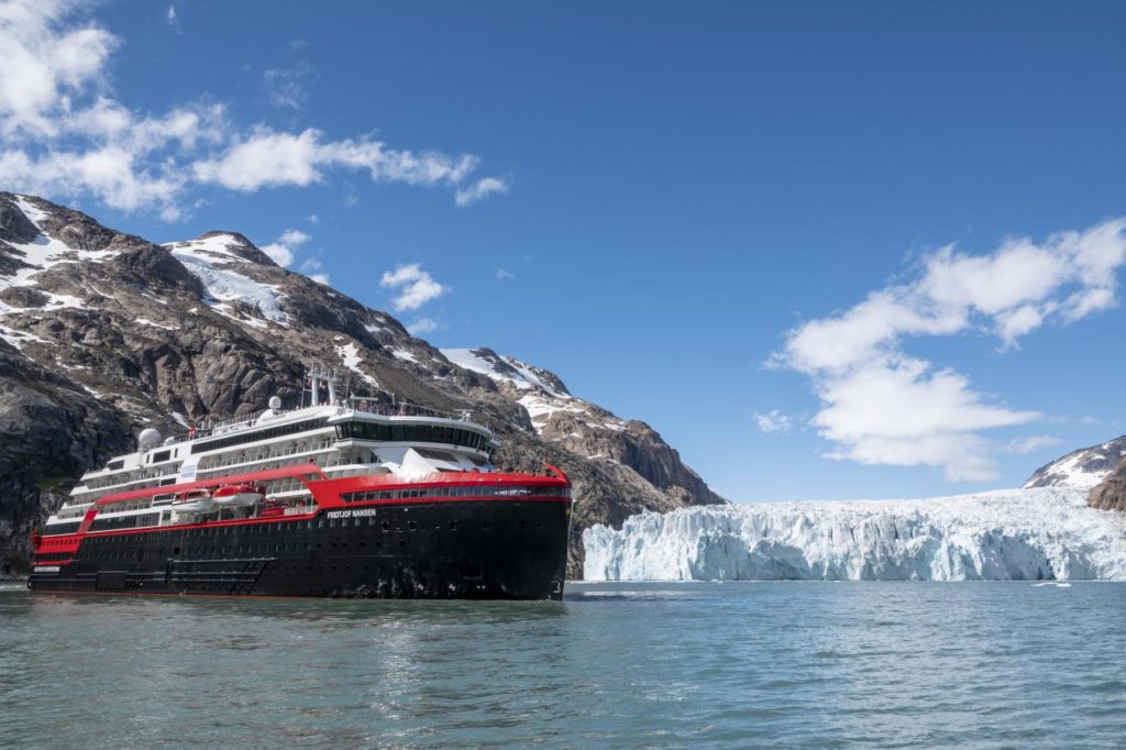 Hurtigruten Expeditions präsentiert Katalog für 2024/25 Travelio.de