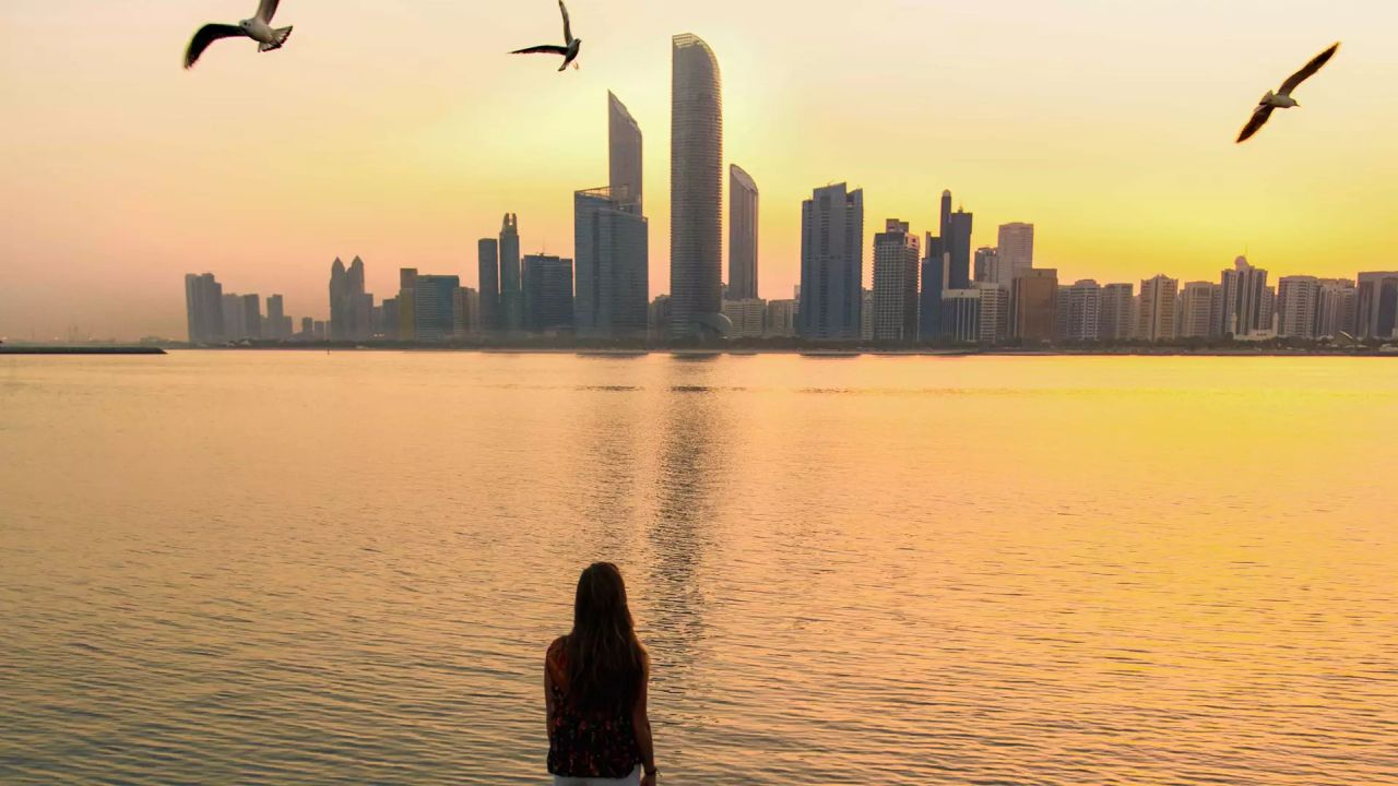 Corniche Beach bei Sonnenuntergang