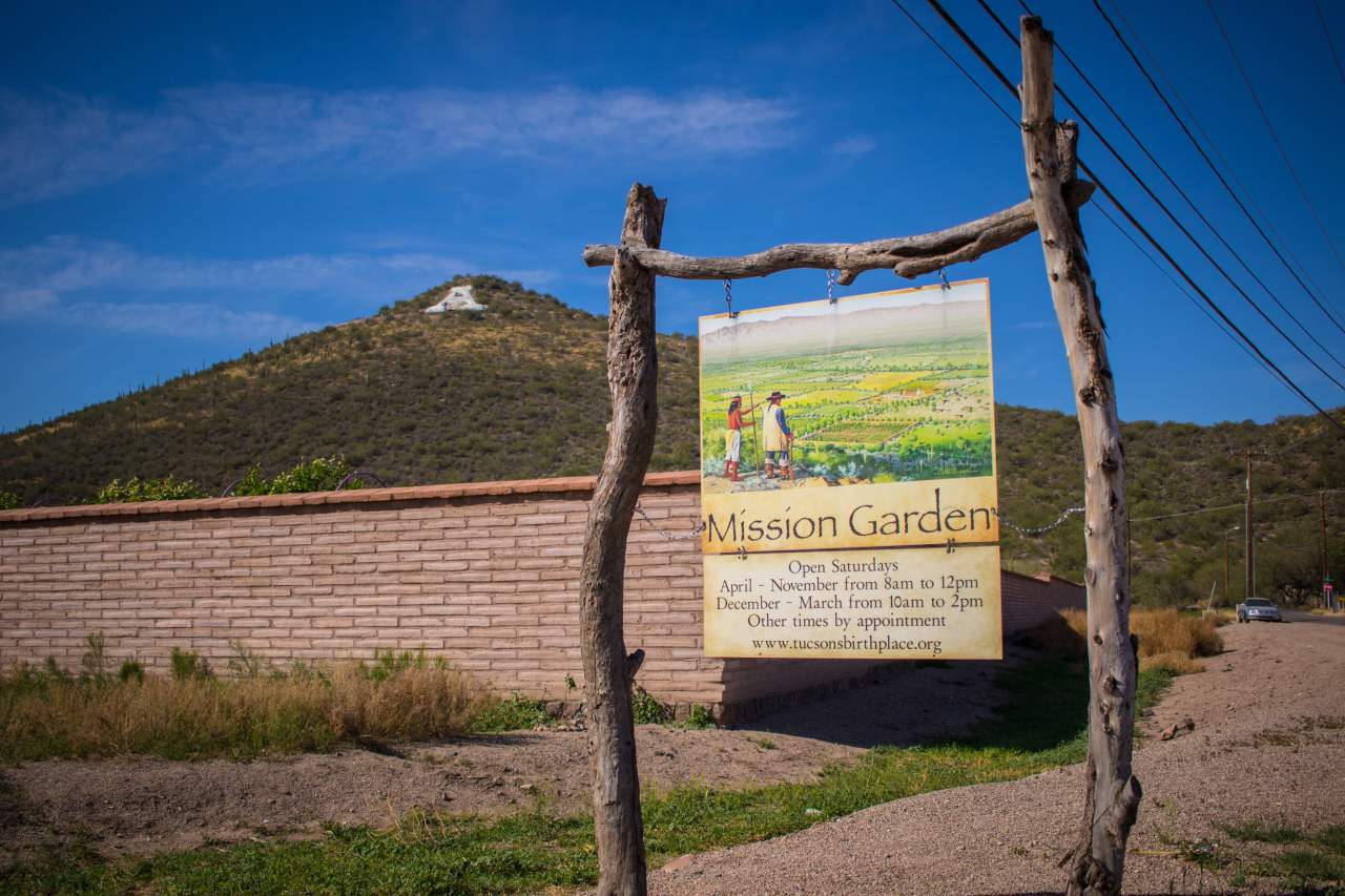 Eingang zu Mission Garden in Tucson