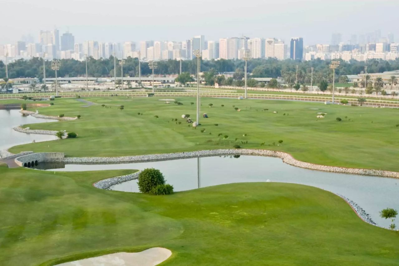 Golfbahn im Abu Dhabi City Golf Club