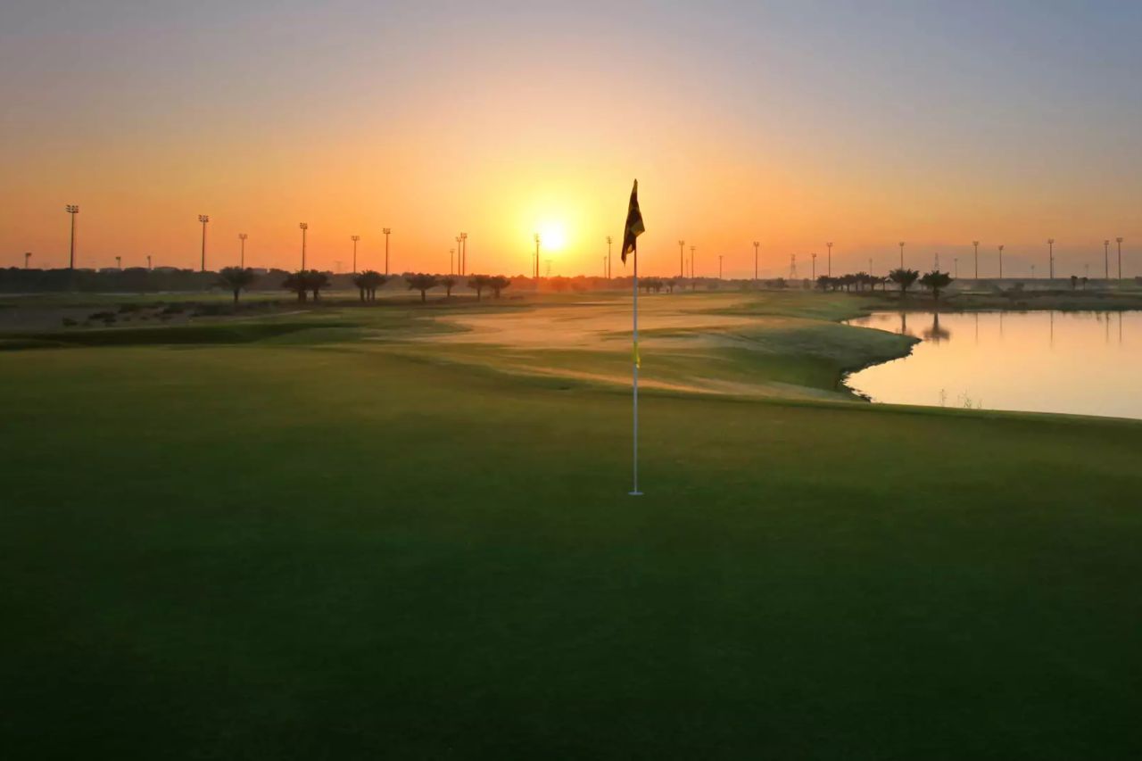 Wasserhindernis im Al Ain Equestrian Golf Club