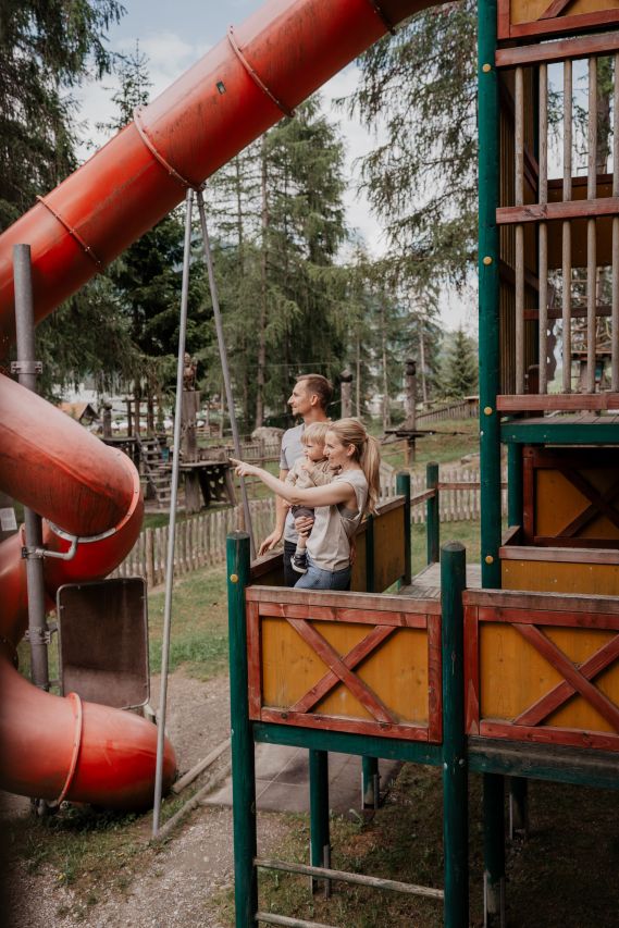 Familie im Wichtelpark Sillian