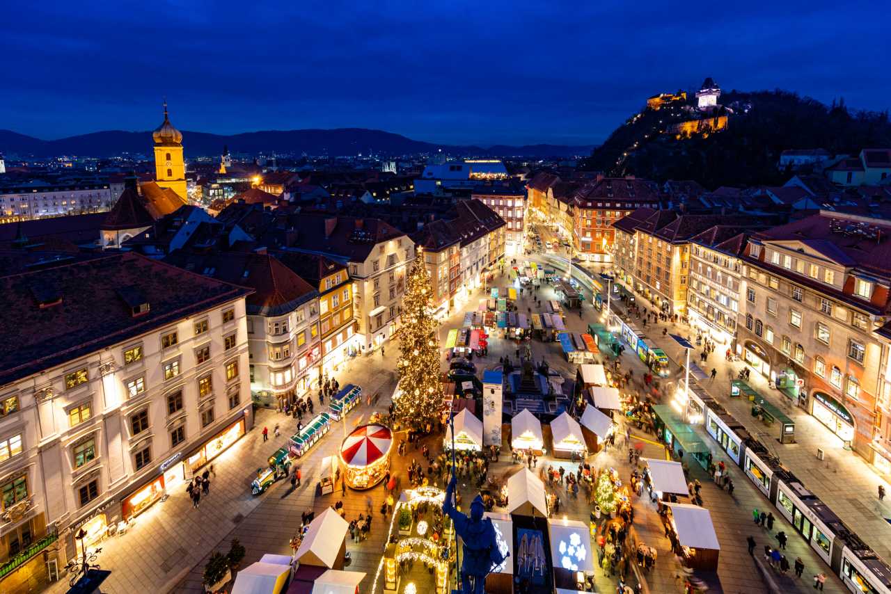 Adventsmarkt auf dem Hauptplatz in Graz