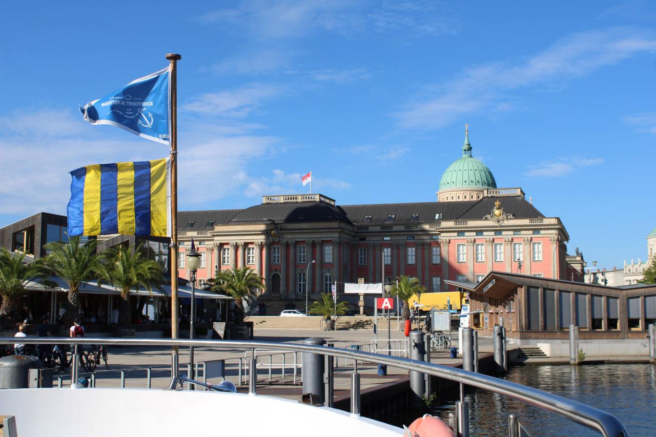 Lange Brücke Potsdam Startpunkt Schlössertour