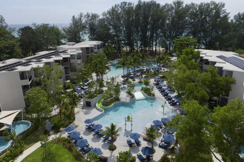 Le Méridien Phuket Mai Khao Beach Resort Poollandschaft