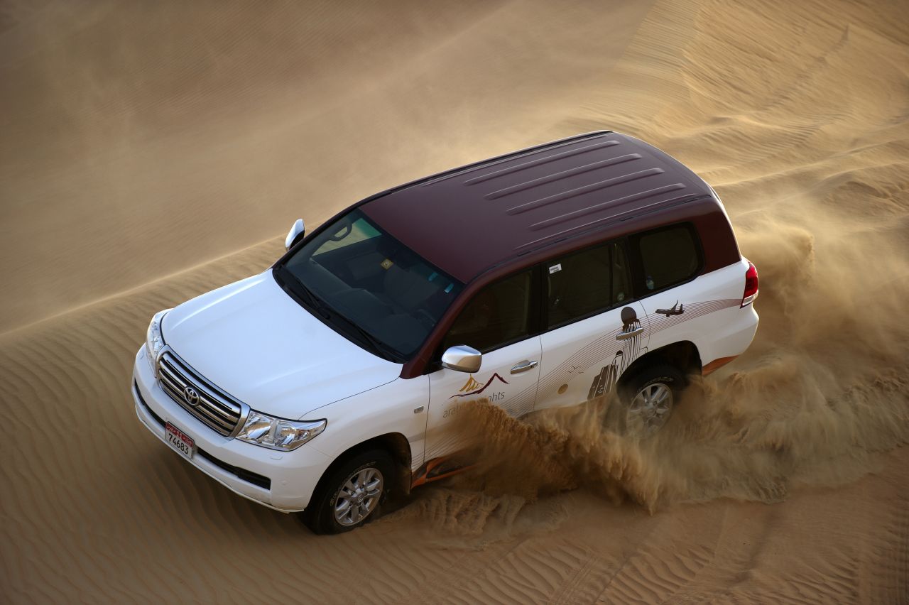 Dune Bashing Allradfahrzeug Abu Dhabi