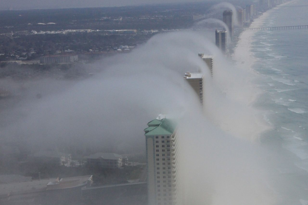 Nebelschwaden Hochhäuser Panama City Beach