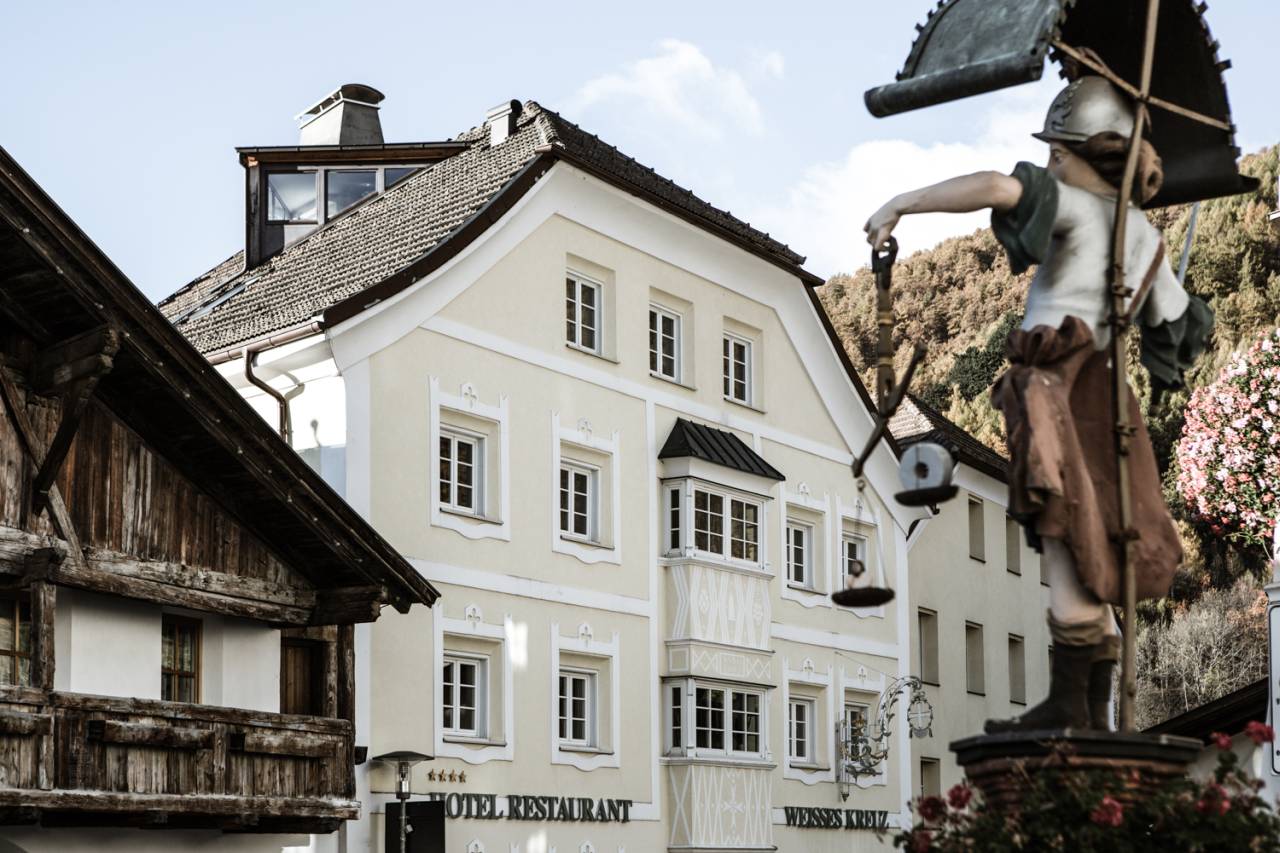 Hotel Weisses Kreuz Burgeis Vinschgau