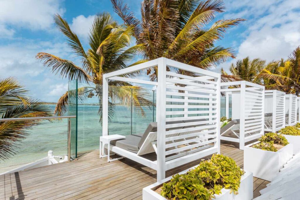 Tropical Attitude Mauritius Rooftop Liegen am Strand