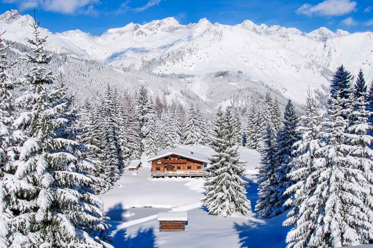 Tief verschneites Lechtal