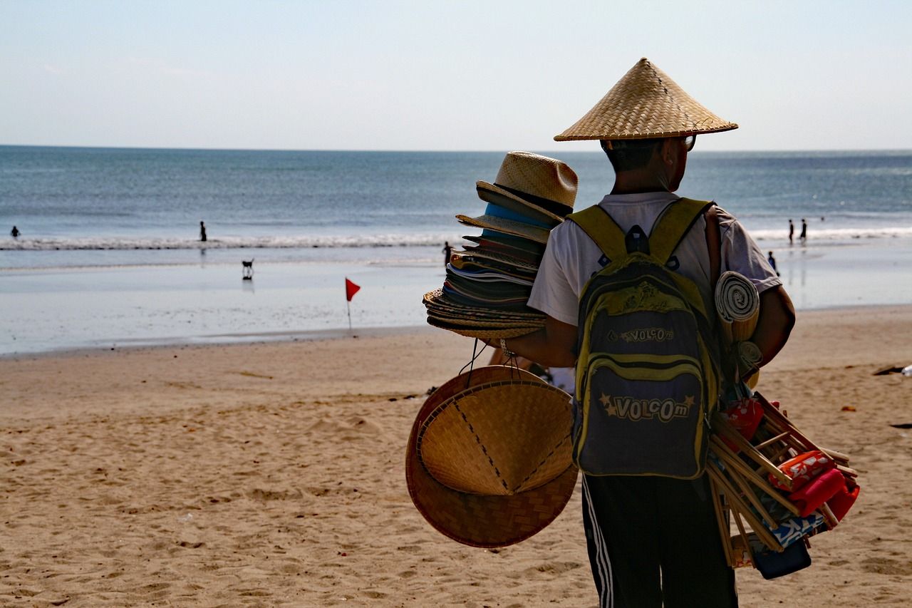 Sanur fliegender Händler am Strand