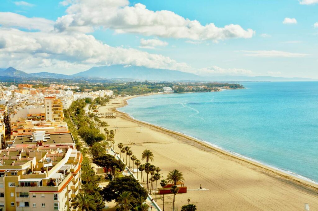 Estepona kilometerlanger Sandstrand