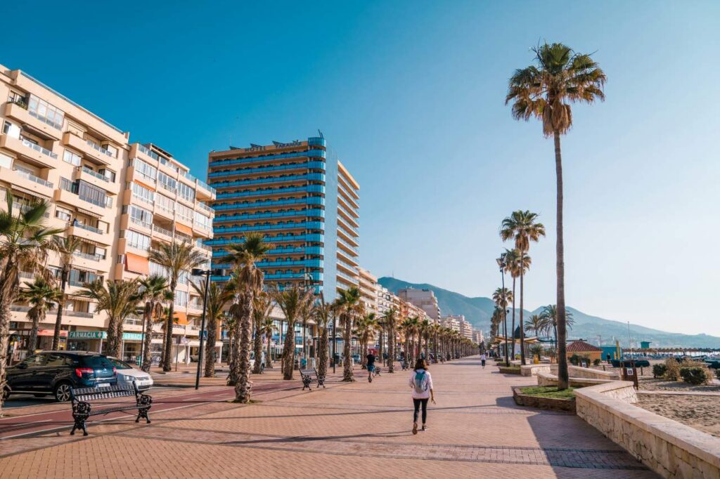 Fuengirola gepflegte Strandpromenade