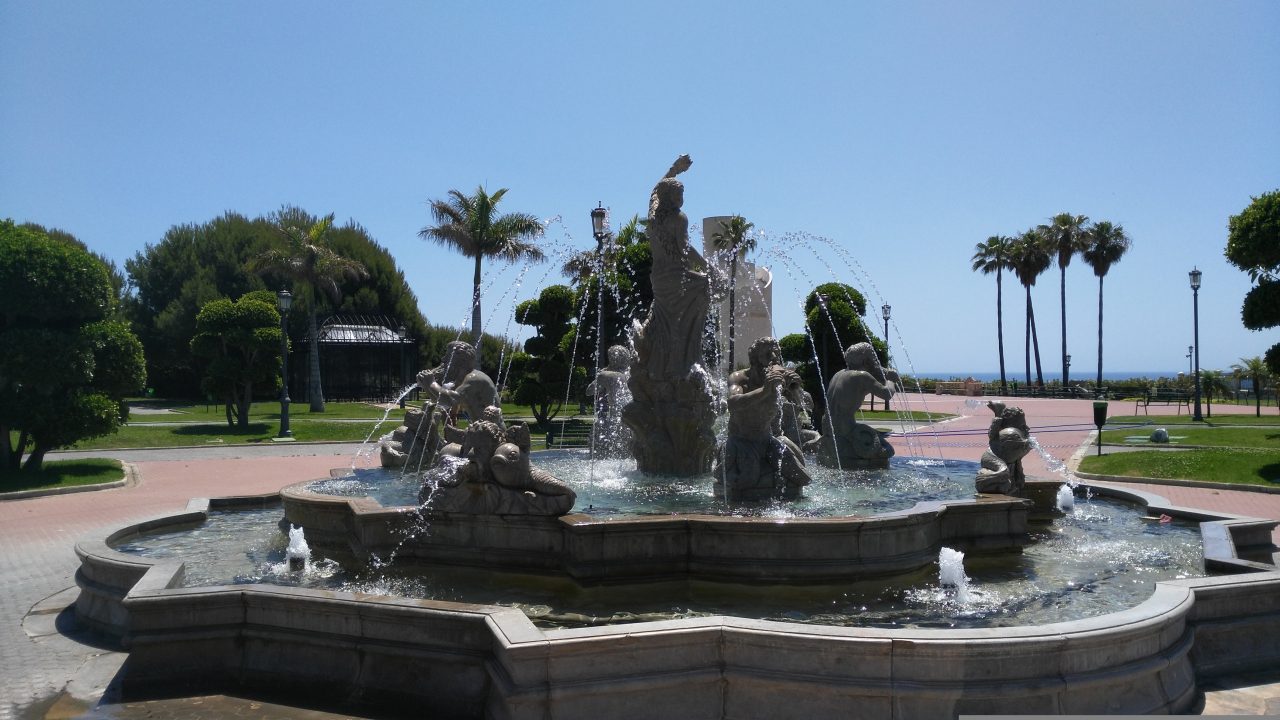 Torremolinos Wasserspiele an der Strandpromenade