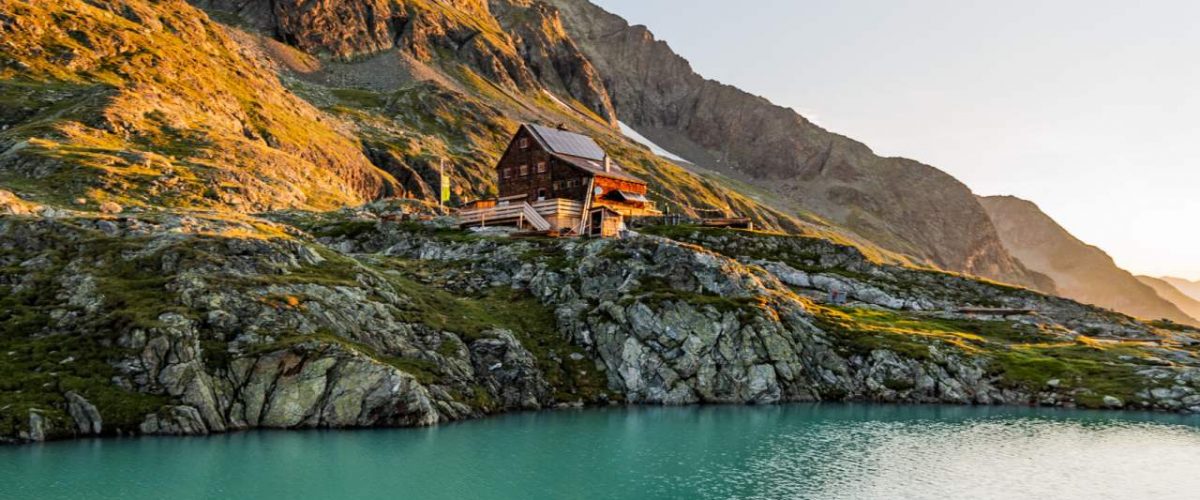 Adolf-Nossberger-Hütte über dem Großen Gradensee