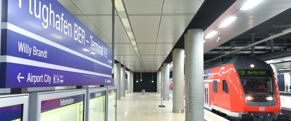 Bahnsteig Flughafenbahnhof Berlin-Brandenburg