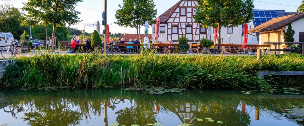 Biergarten am alten Kanal bei Schwarzenbach