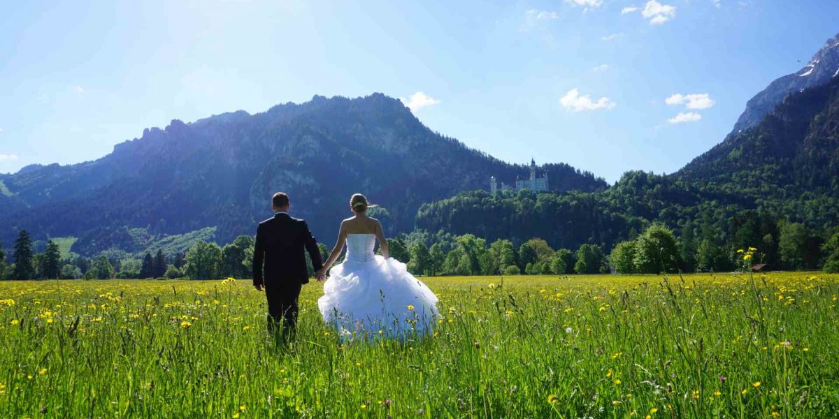 Brautpaar vor der Kulisse von Schloss Neuschwanstein