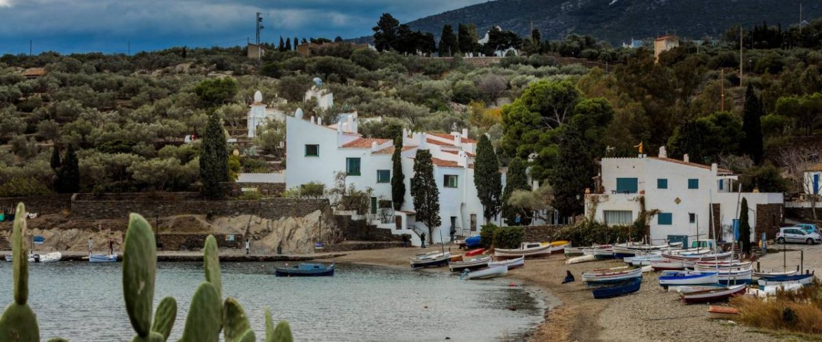 Bucht von Portlligat mit dem Wohnhaus von Salvador Dalí