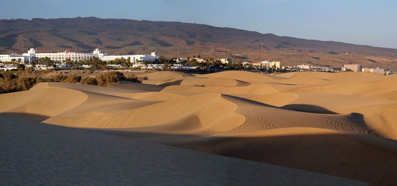 Dünen von Maspalomas mit angrenzenden Hotels