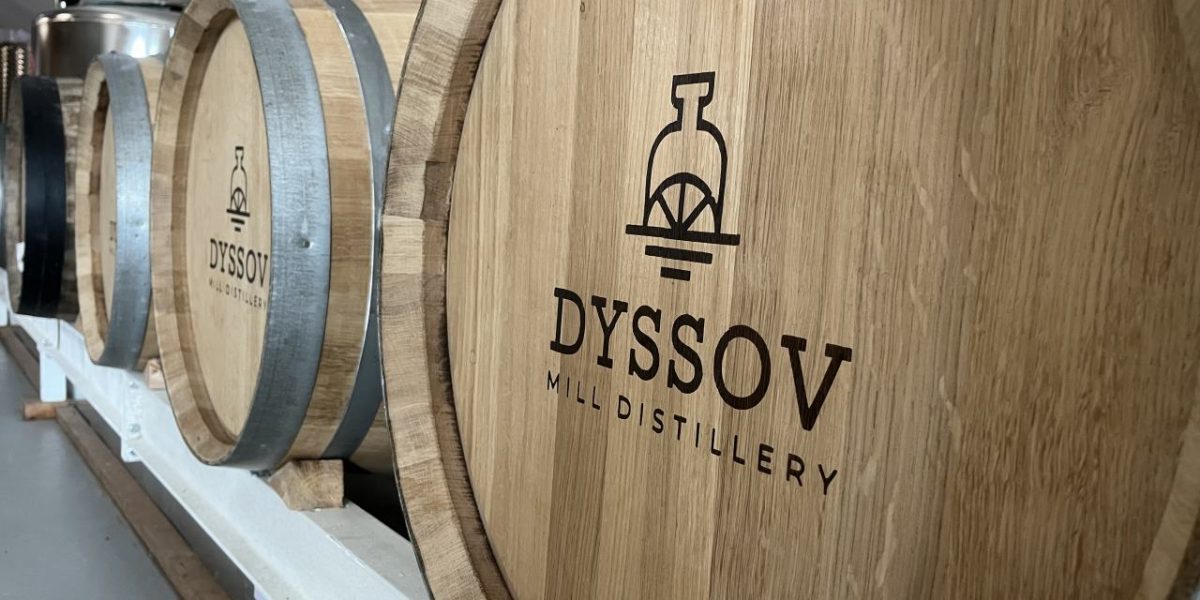 Eichenfass in der Dyssov-Destillerie