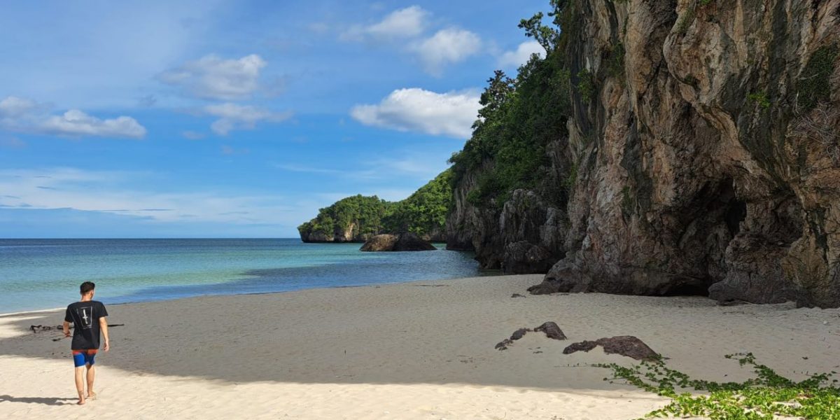 Einsamer Strand an der Küste von Chumphon