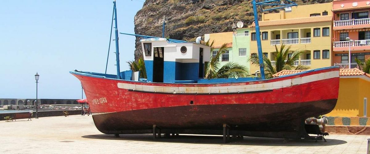 Fischerboot auf dem Trockenen in Tazacorte