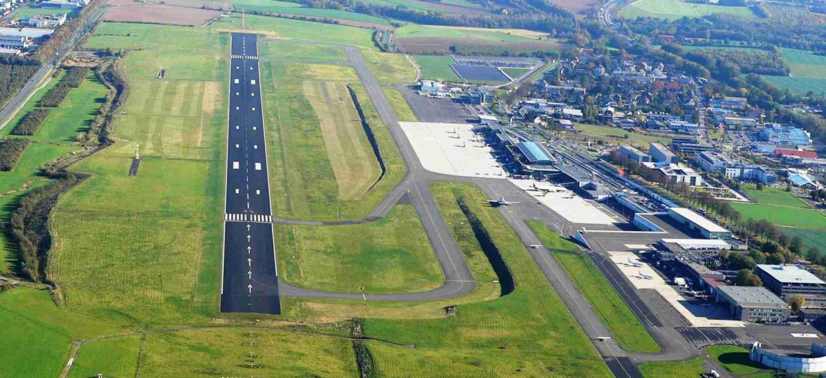 Flughafen Dortmund Start- und Landebahn aus der Luft