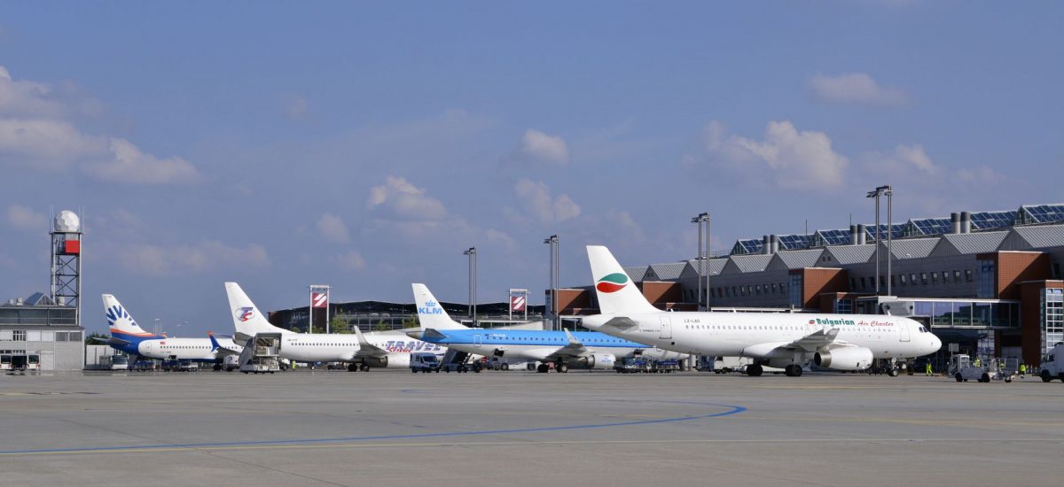 Flugzeugabfertigung am Flughafen Dresden