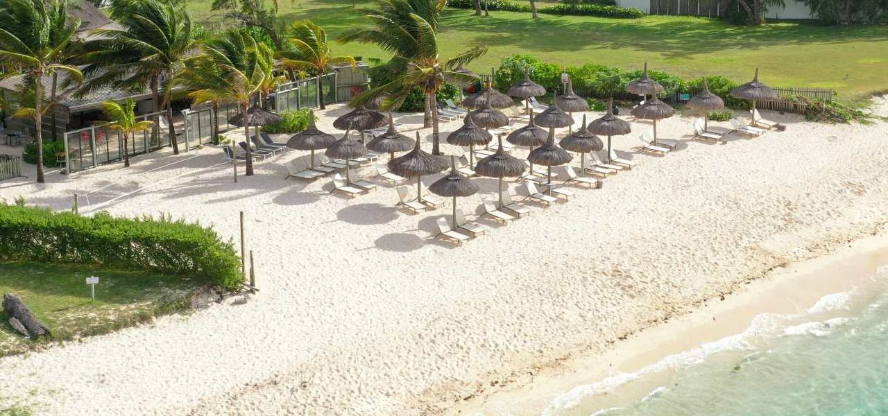 Friday Attitude Mauritius Strand