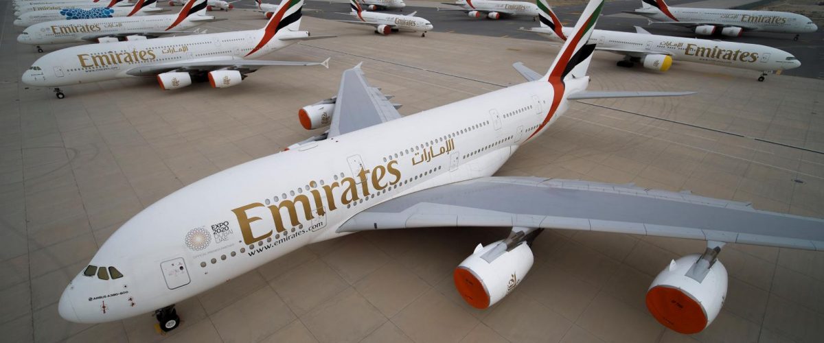 Geparkte Emirates Großraumflugzeuge in Dubai