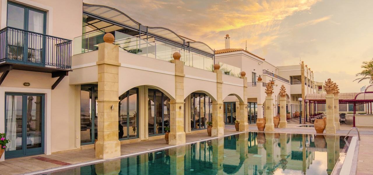 Grecotel Plaza Beach House warme Farben