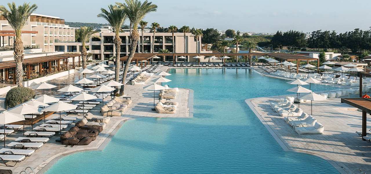 Helea Lifestyle Beach Resort Poollandschaft