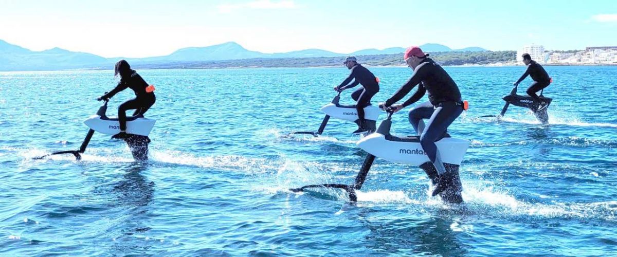 Hydrofoil-Biker vor Can Picafort