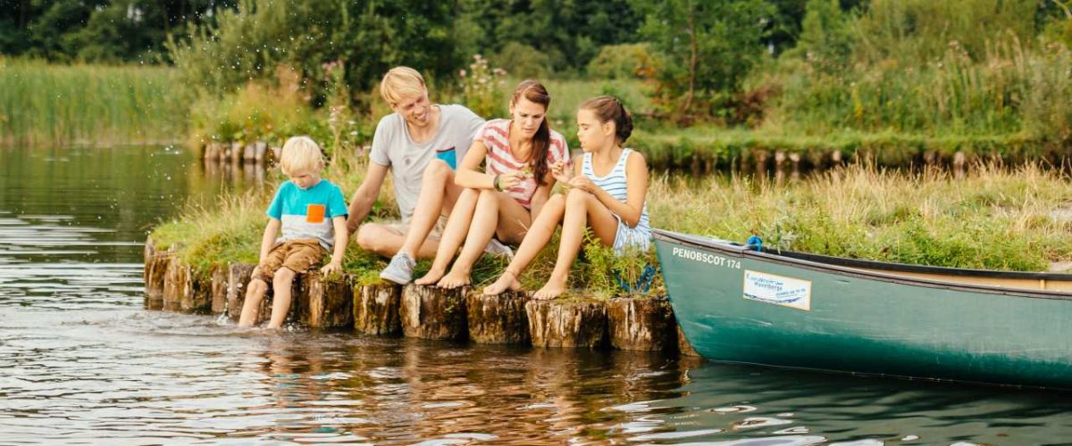 Kanutour mit Familie an der Mecklenburgischen Seenplatte