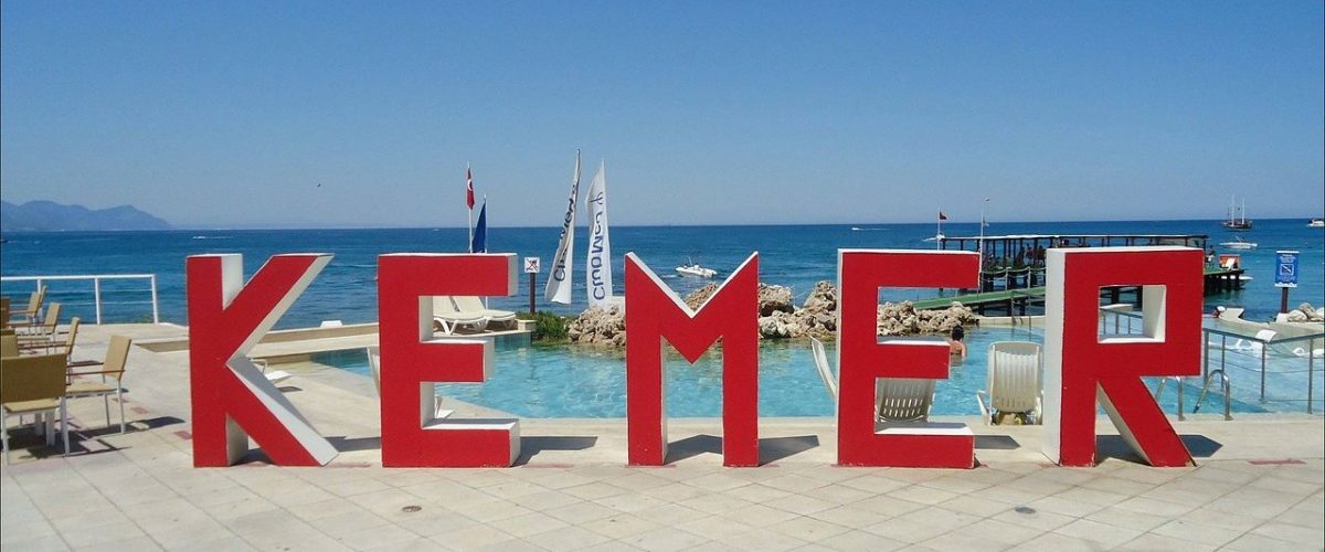 Kemer Meer Pool