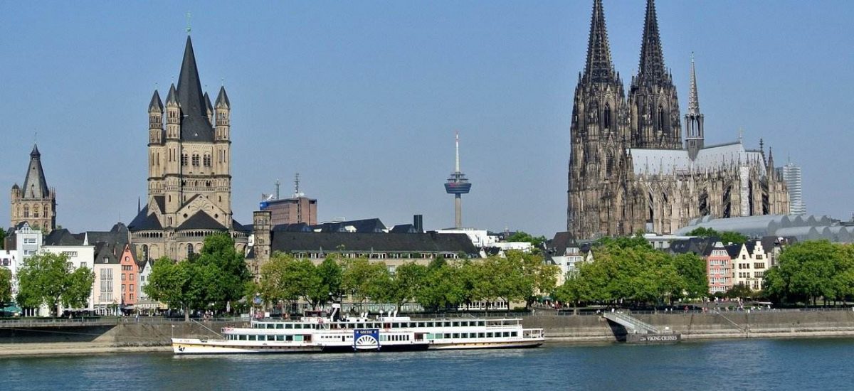 Köln mit Rhein und Kölner Dom