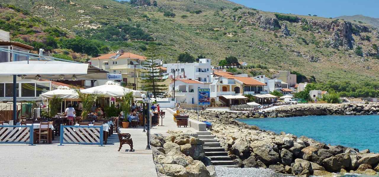 Kolymbari Promenade mit Kieselstrand Kolymbari Promenade mit Kieselstrand