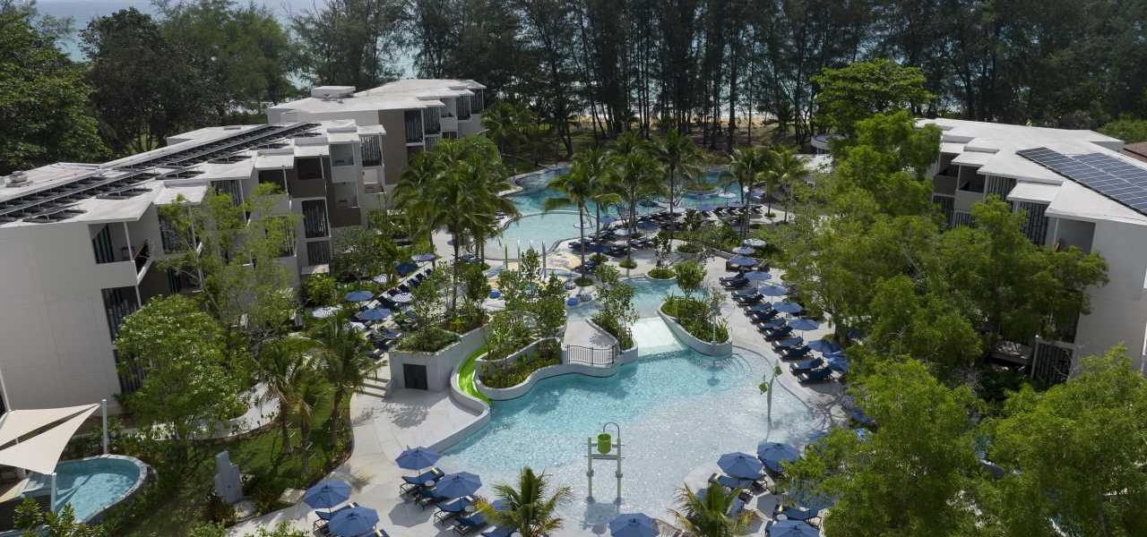 Le Méridien Phuket Mai Khao Beach Resort Poollandschaft