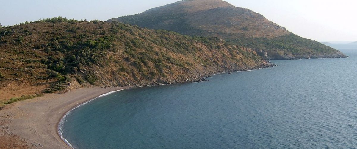 Menschenleere Bucht bei Karaburun