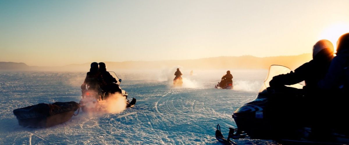 Mit dem Snowmobil über den Lake Superior