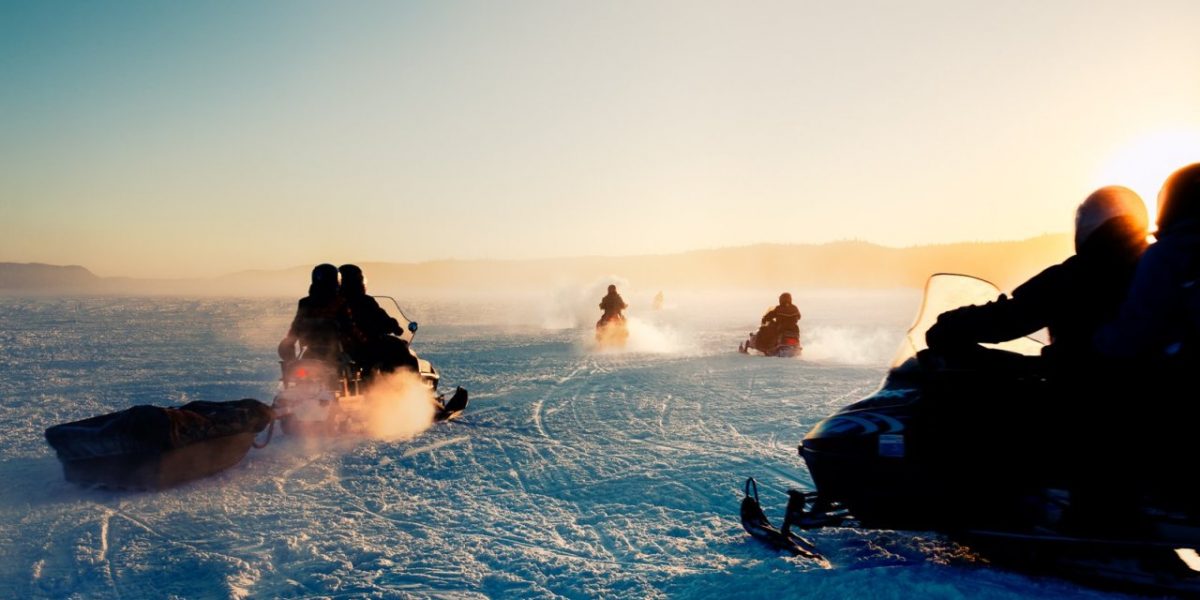 Mit dem Snowmobil über den Lake Superior