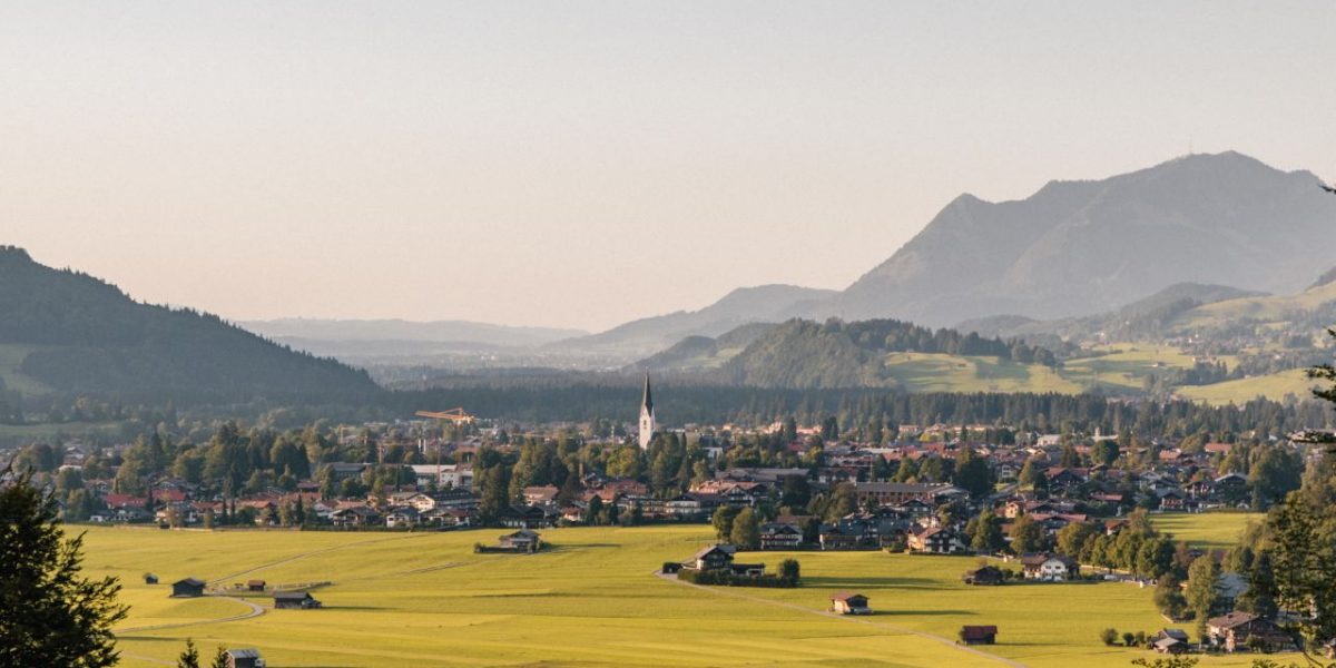 Oberstdorf Wandern im sonnigen Tal