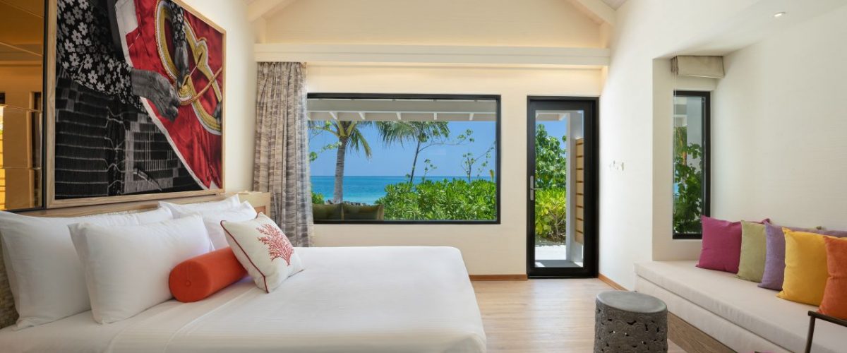 Oblu Xperience Ailafushi Schlafzimmer Strand Villa