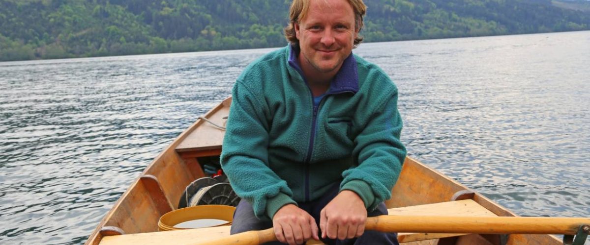 Peter Sichrowsky im Ruderboot auf dem Millstätter See