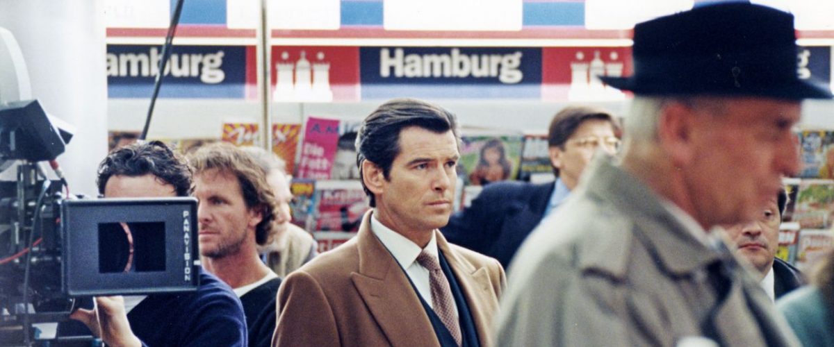 Pierce Brosnan als James Bond am Flughafen Hamburg