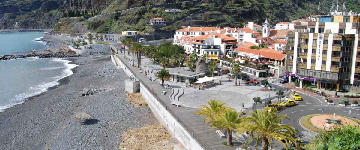 Ribeira Brava Strand und Promenade