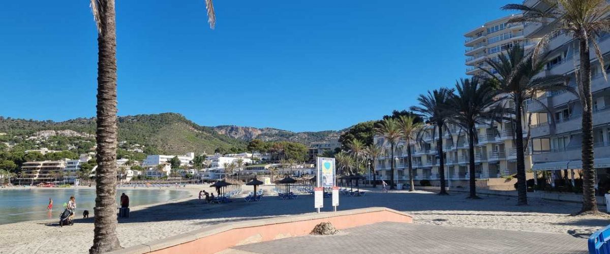 Strand in Paguera am Morgen