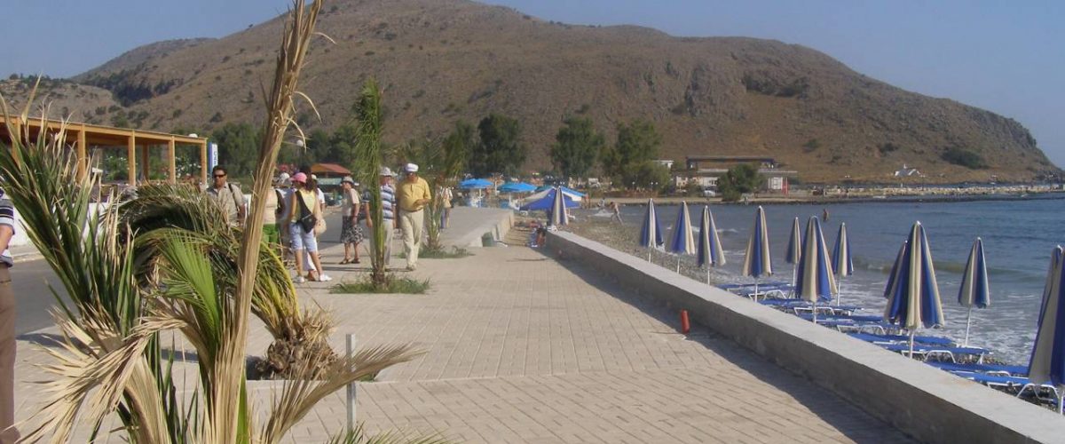 Strand und Promenade von Georgioupolis Kreta