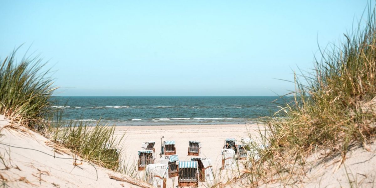 Strandkörbe am Strand von Spiekeroog